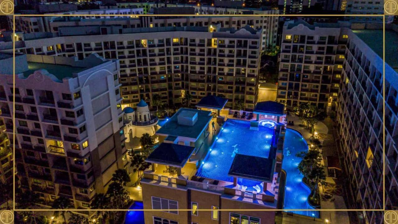 超大泳池景观房 市中心区域 离步行街5分钟near Walking Street Apartment *