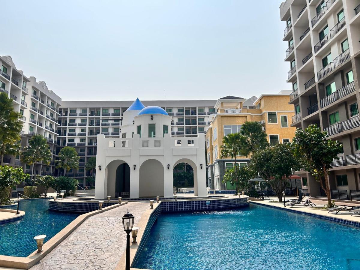 超大泳池景观房 市中心区域 离步行街5分钟near Walking Street Apartment *
